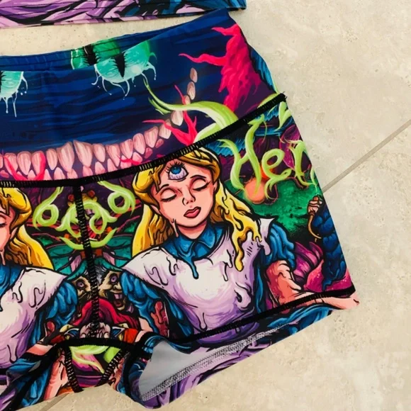 Alice in Wonderland Waz Shop Crop Top & Short Set Size Small Melty Alice Trippy - Picture 4 of 13